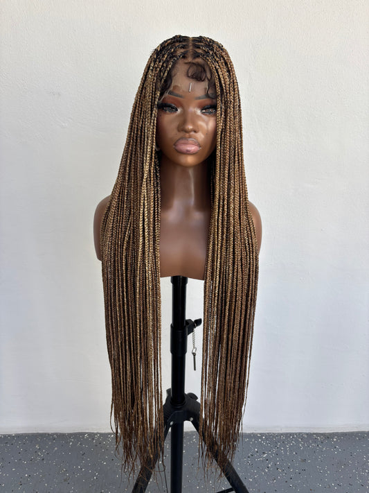 Small Blond-mix Knotless Wig